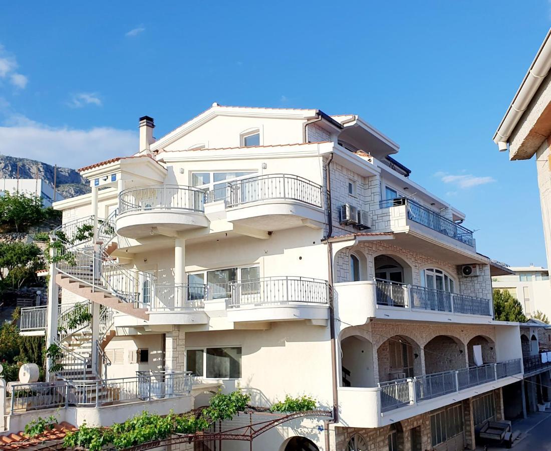 White House Apartments Dugi Rat Bagian luar foto