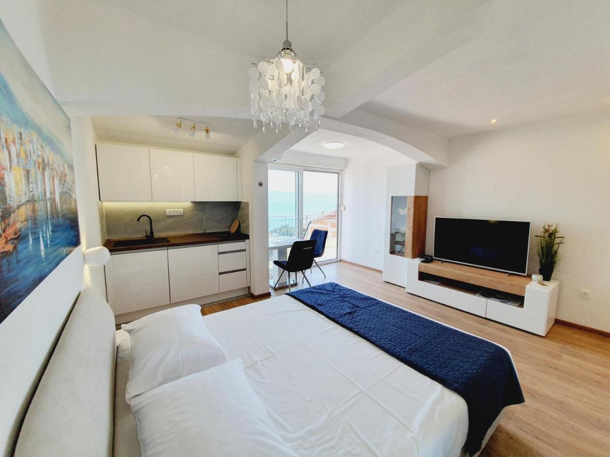 White House Apartments Dugi Rat Bagian luar foto